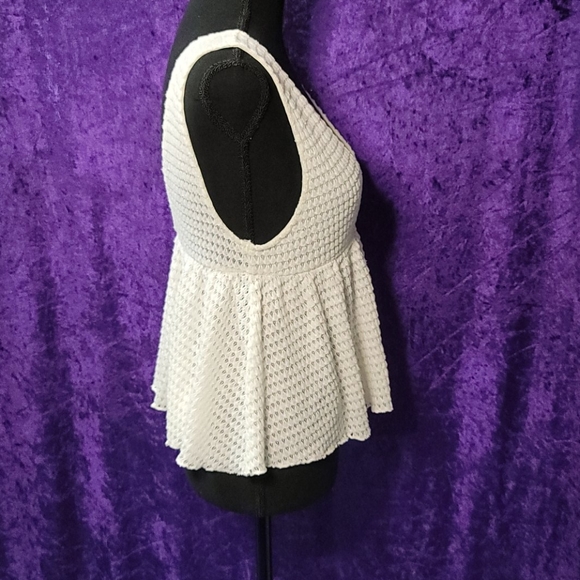 🛍NWOT Urban outfitters top - Picture 2 of 3